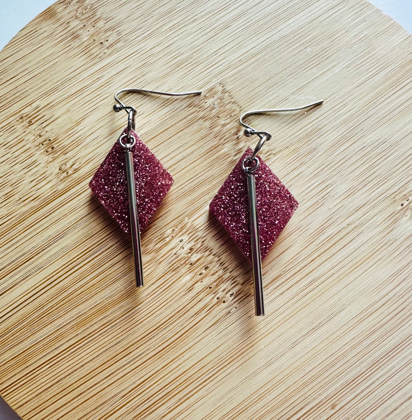 Bar Mauve Pendant Earrings